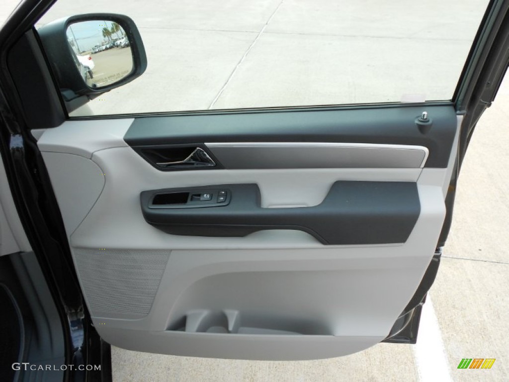 2012 Volkswagen Routan SE Aero Gray Door Panel Photo #57836861