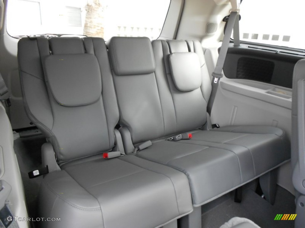 Aero Gray Interior 2012 Volkswagen Routan SE Photo #57837107