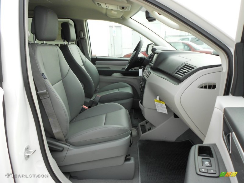 Aero Gray Interior 2012 Volkswagen Routan SE Photo #57837311