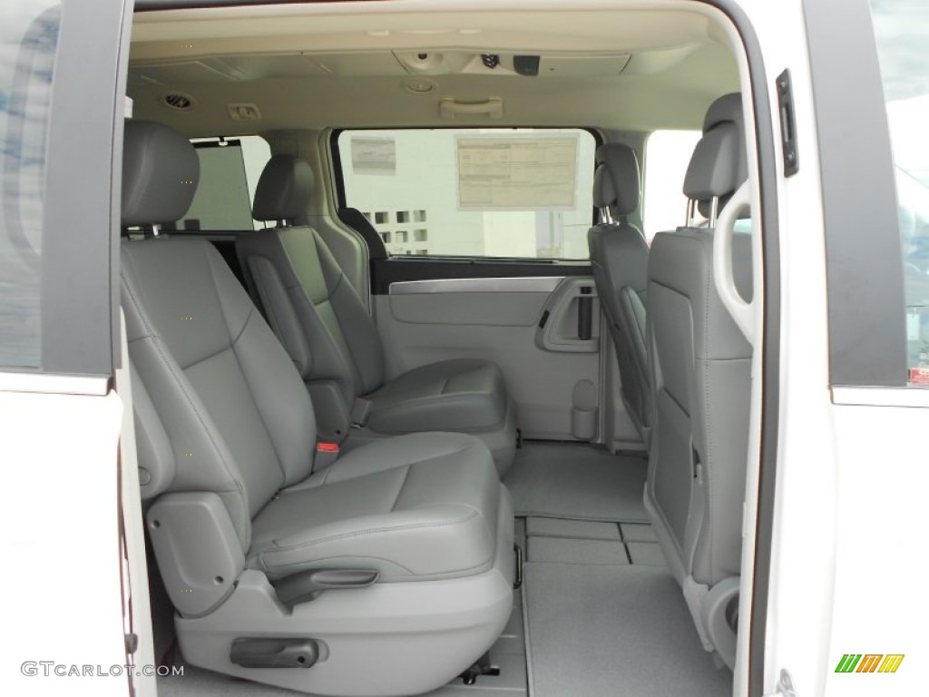 Aero Gray Interior 2012 Volkswagen Routan SE Photo #57837320