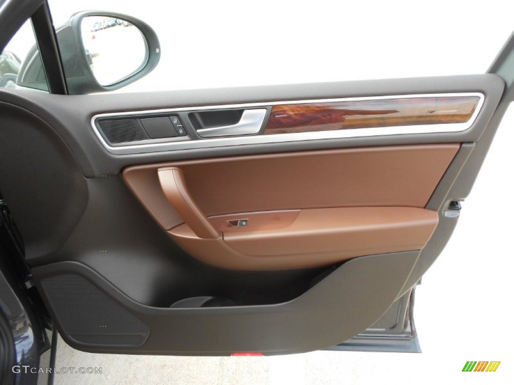 2012 Volkswagen Touareg VR6 FSI Lux 4XMotion Saddle Brown Door Panel Photo #57839660
