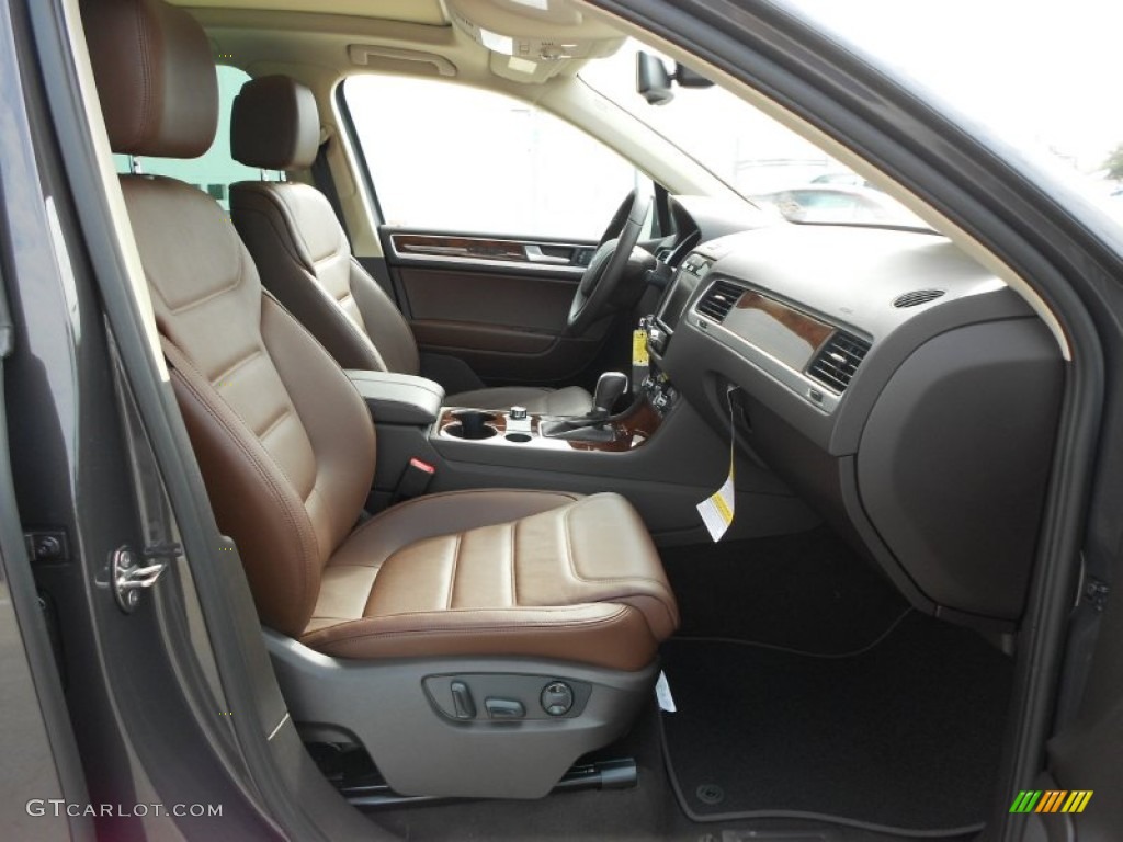 Saddle Brown Interior 2012 Volkswagen Touareg VR6 FSI Lux 4XMotion Photo #57839663