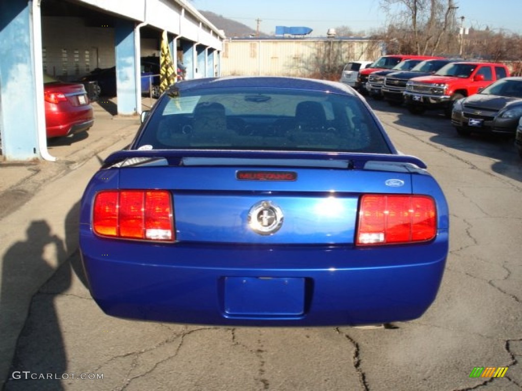 2005 Mustang V6 Deluxe Coupe - Sonic Blue Metallic / Light Graphite photo #7