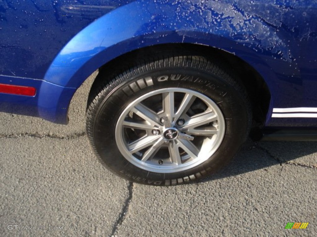 2005 Mustang V6 Deluxe Coupe - Sonic Blue Metallic / Light Graphite photo #9