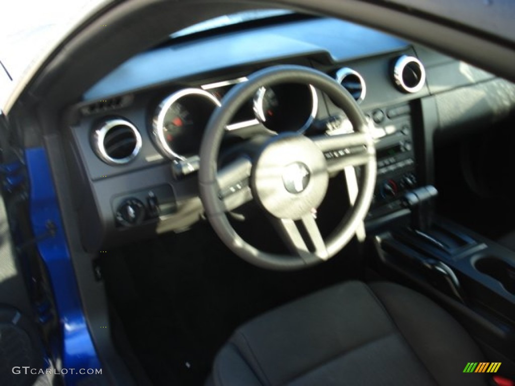 2005 Mustang V6 Deluxe Coupe - Sonic Blue Metallic / Light Graphite photo #13