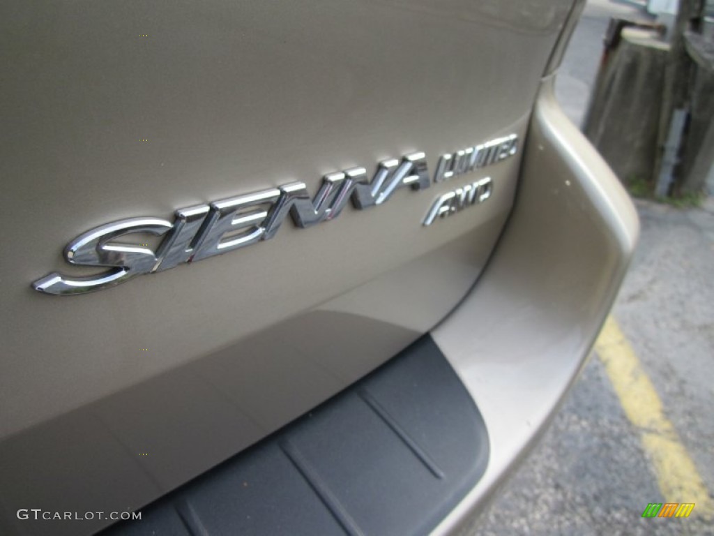 2009 Toyota Sienna Limited AWD Marks and Logos Photos