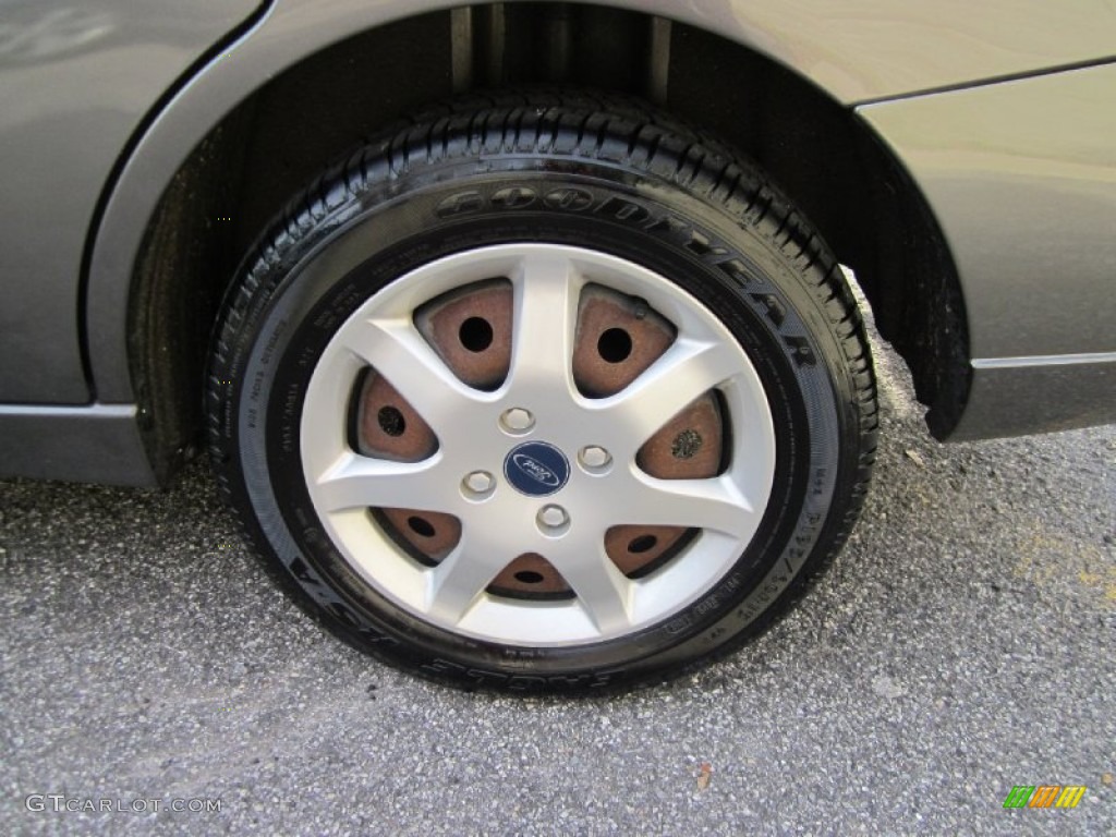 2005 Focus ZX4 SE Sedan - Liquid Grey Metallic / Dark Flint/Light Flint photo #6