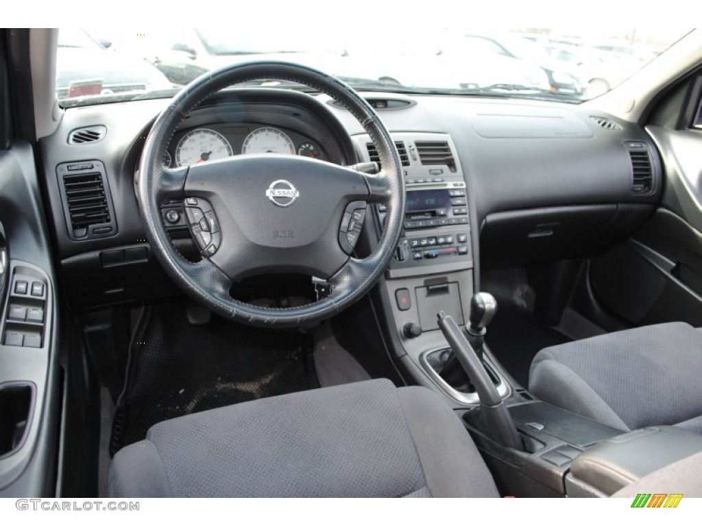 2003 Maxima SE - Merlot Red / Black photo #10