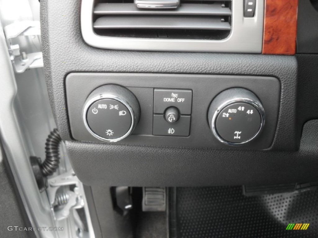 2012 Chevrolet Avalanche LTZ 4x4 Controls Photos
