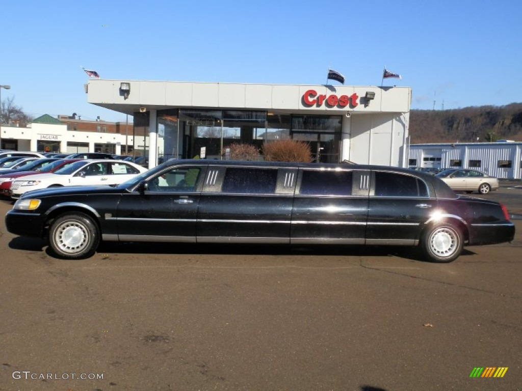 2001 Town Car Executive Limousine - Black Clearcoat / Dark Charcoal photo #1