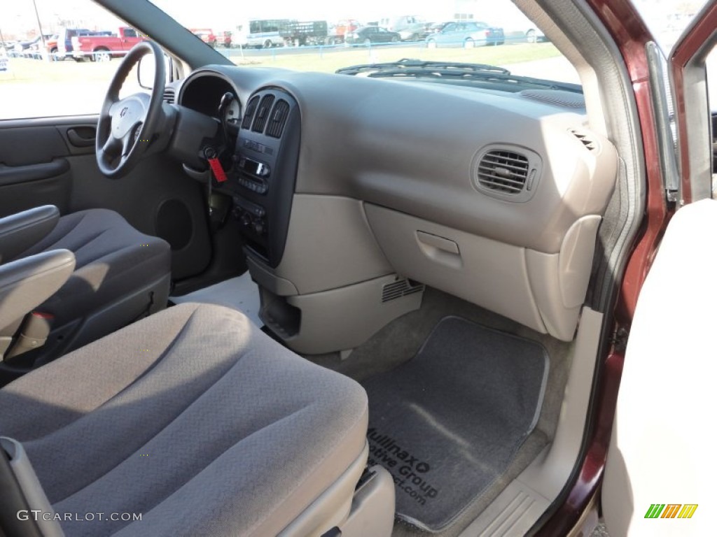 2003 Grand Caravan SE - Deep Molten Red Pearl / Taupe photo #18