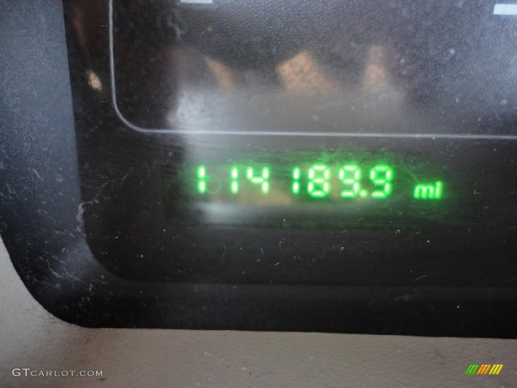2002 Windstar Limited - Black / Medium Parchment Beige photo #9