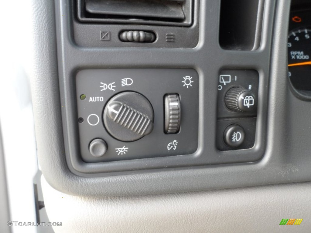 2003 GMC Yukon SLT Controls Photos