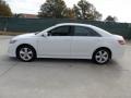 Super White - Camry SE Photo No. 6
