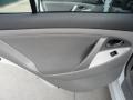 Super White - Camry SE Photo No. 28