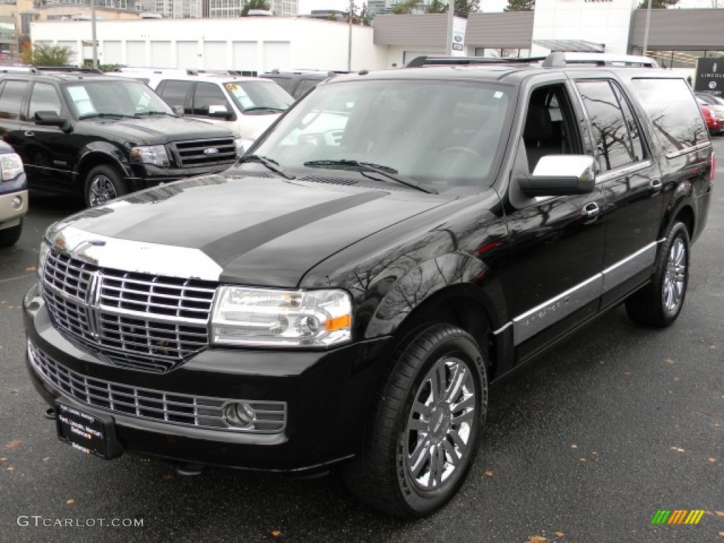 Black Lincoln Navigator