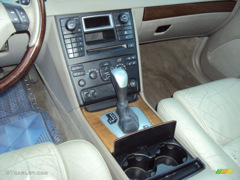 2004 XC90 T6 AWD - Nautic Blue Metallic / Taupe/Light Taupe photo #11