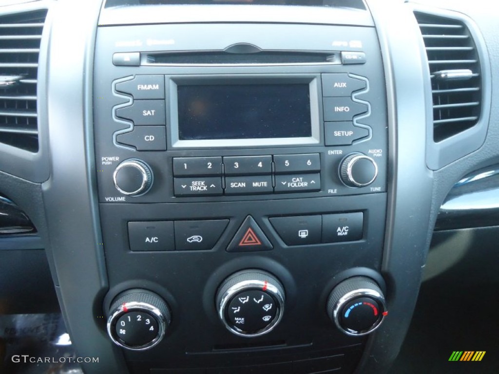 2011 Sorento LX V6 AWD - Bright Silver / Black photo #32