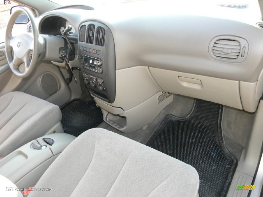 2002 Dodge Grand Caravan eX Dashboard Photos