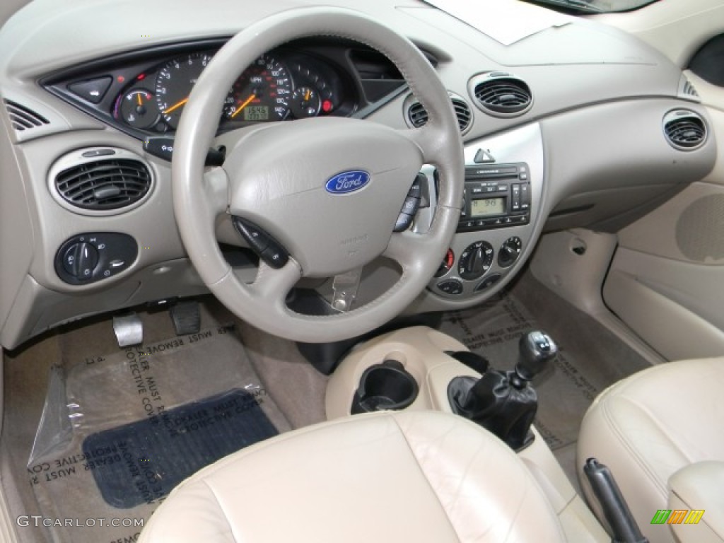 2002 Focus ZX5 Hatchback - Grabber Green Metallic / Medium Parchment photo #7