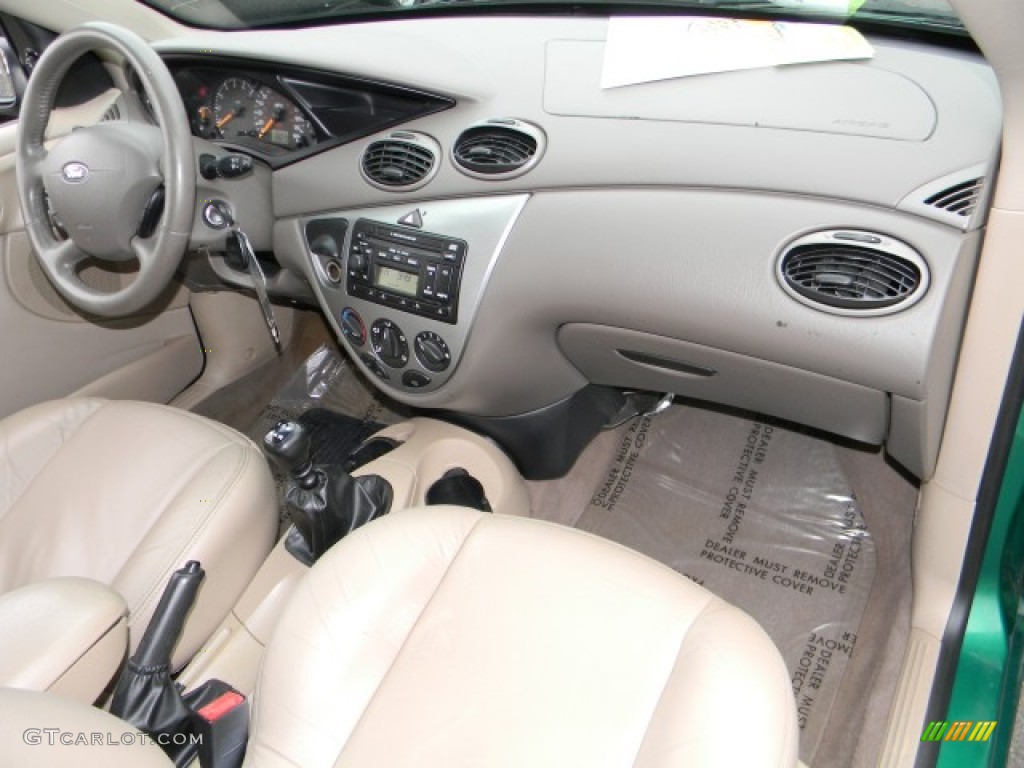 2002 Focus ZX5 Hatchback - Grabber Green Metallic / Medium Parchment photo #12