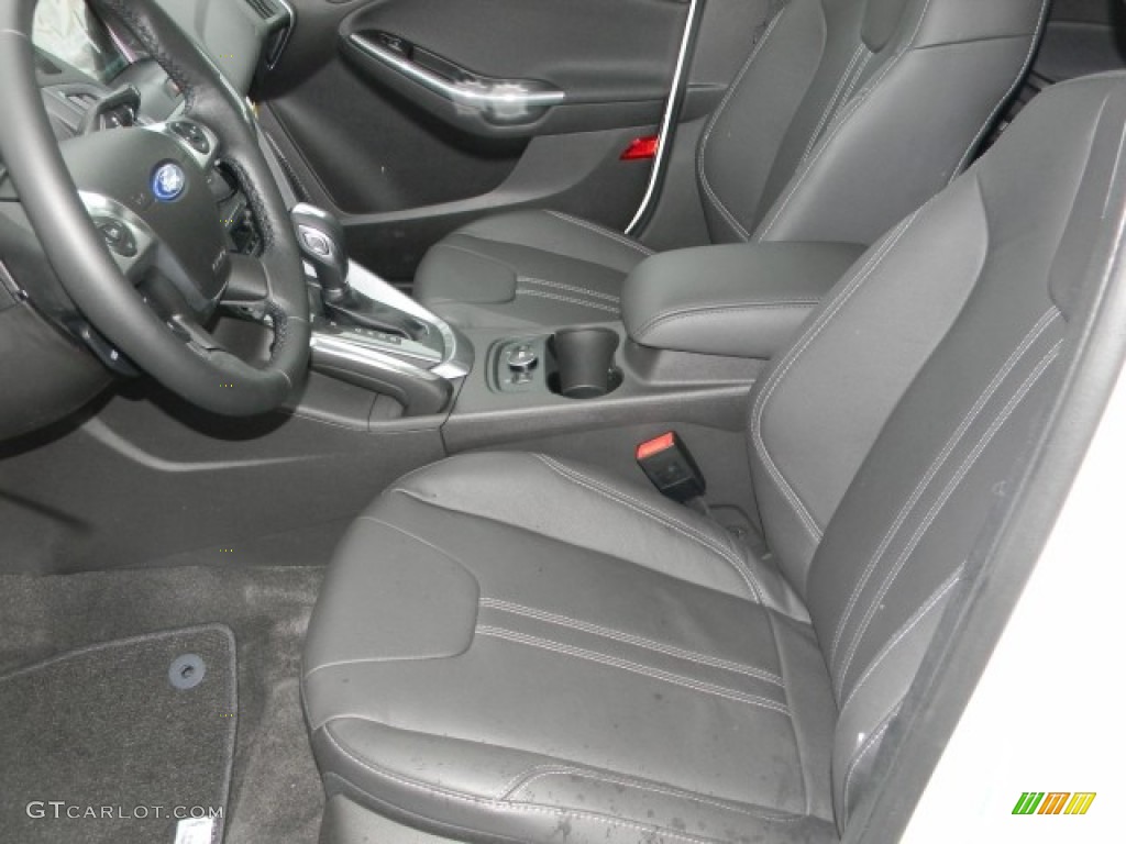 2012 Focus Titanium 5-Door - White Platinum Tricoat Metallic / Charcoal Black Leather photo #7