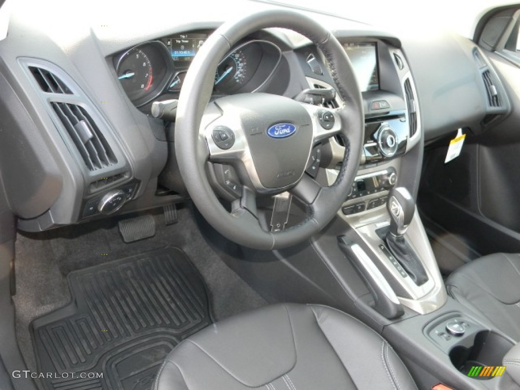Charcoal Black Interior 2012 Ford Focus SEL 5-Door Photo #57884110