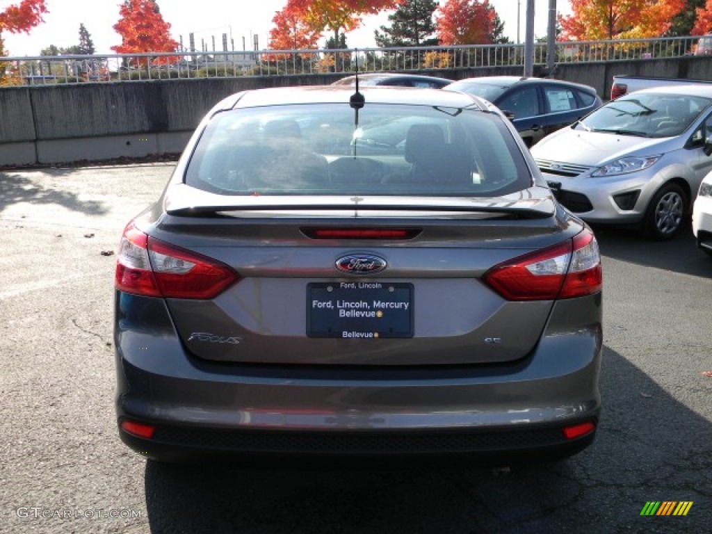 2012 Focus SE Sport Sedan - Sterling Grey Metallic / Two-Tone Sport photo #4