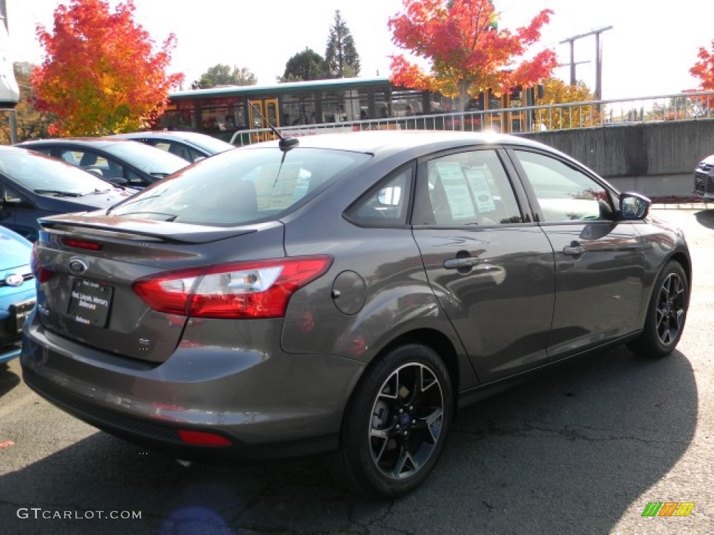 2012 Focus SE Sport Sedan - Sterling Grey Metallic / Two-Tone Sport photo #5