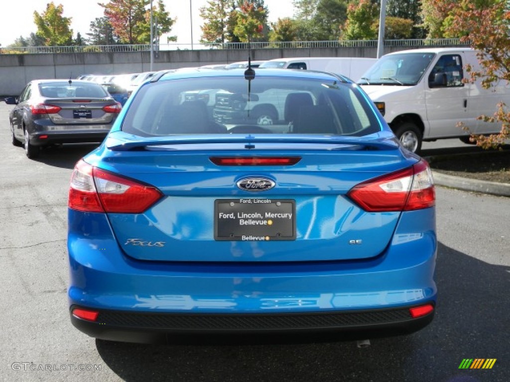 2012 Focus SE Sport Sedan - Blue Candy Metallic / Two-Tone Sport photo #4