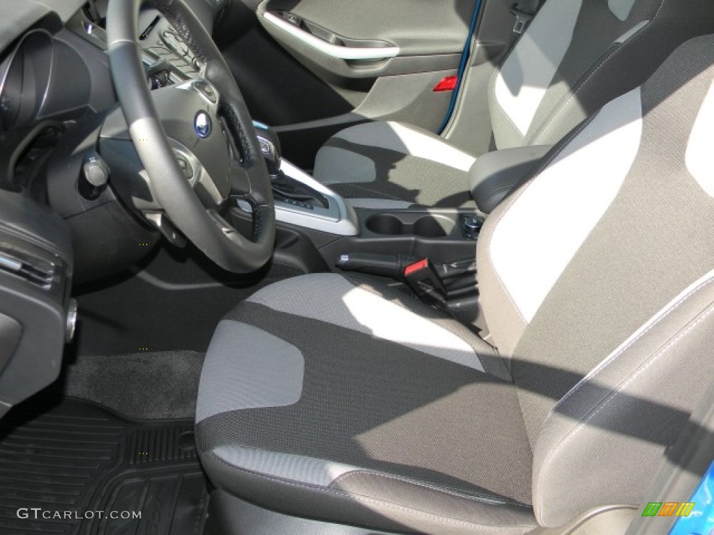 2012 Focus SE Sport Sedan - Blue Candy Metallic / Two-Tone Sport photo #7