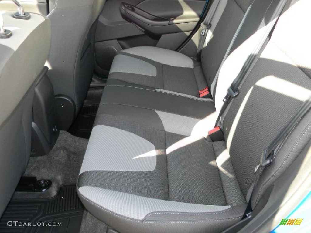 2012 Focus SE Sport Sedan - Blue Candy Metallic / Two-Tone Sport photo #8