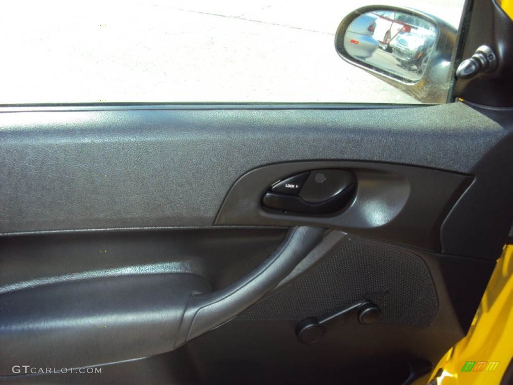 2007 Focus ZX3 S Coupe - Screaming Yellow / Charcoal photo #10