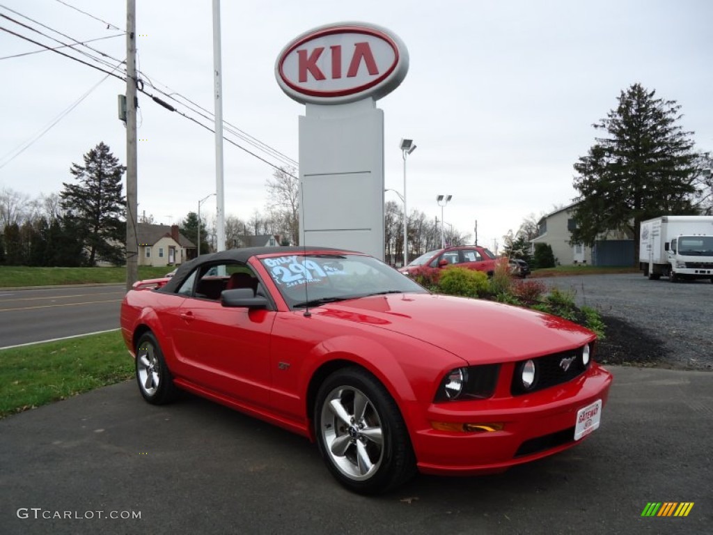 2006 Mustang GT Premium Convertible - Torch Red / Red/Dark Charcoal photo #37