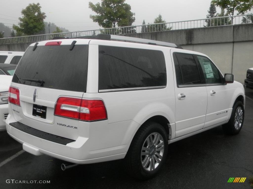 2011 Navigator L 4x4 - White Platinum Tri-Coat / Charcoal Black photo #5