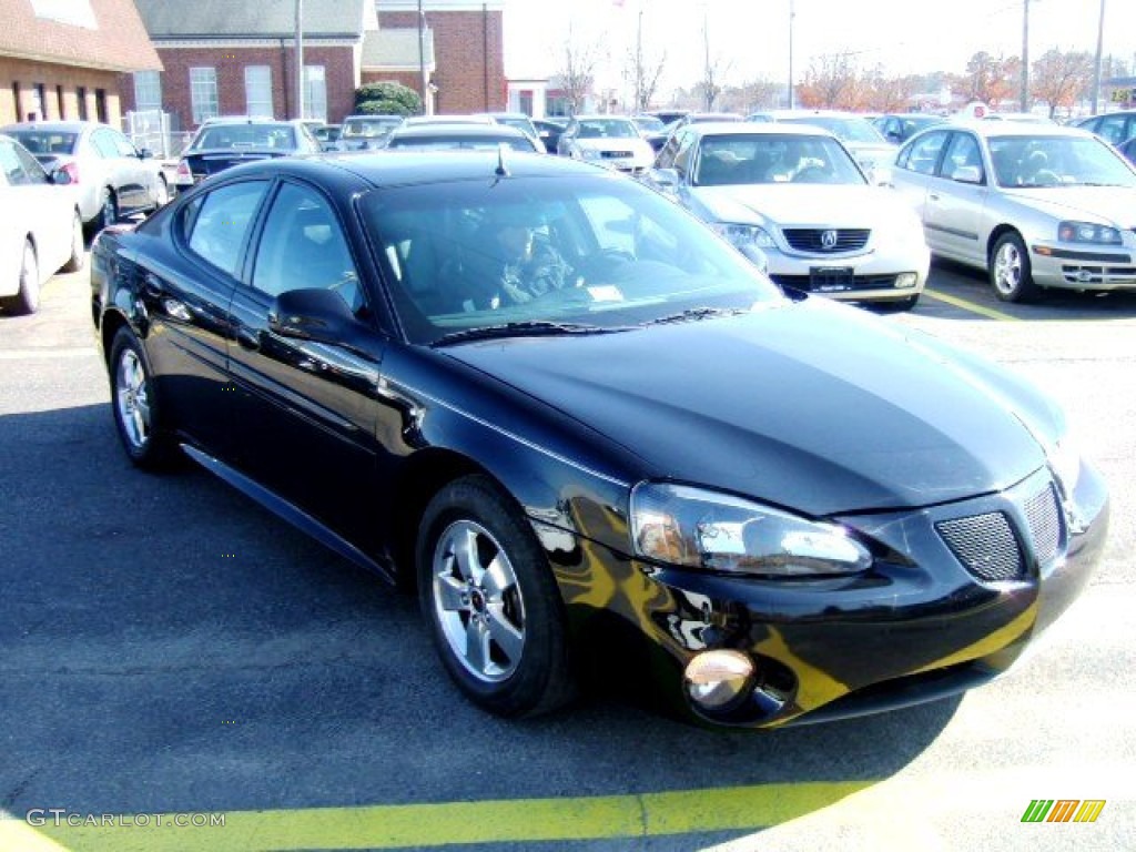 2005 Grand Prix GT Sedan - Black / Dark Pewter photo #1