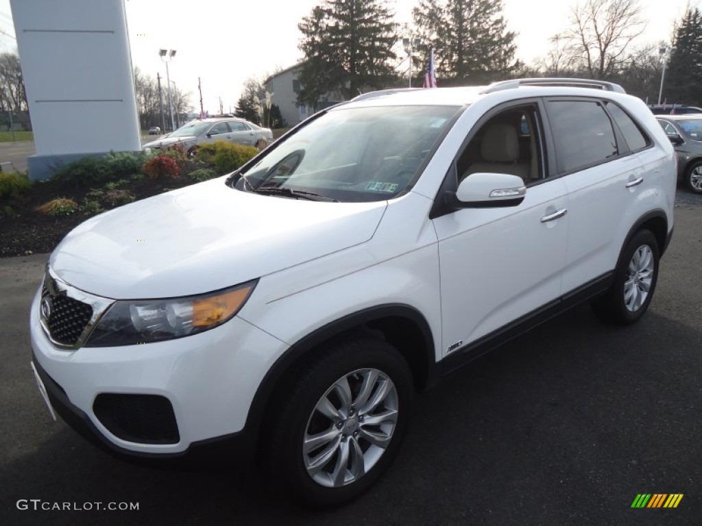 2011 Sorento LX V6 AWD - Snow White Pearl / Beige photo #2