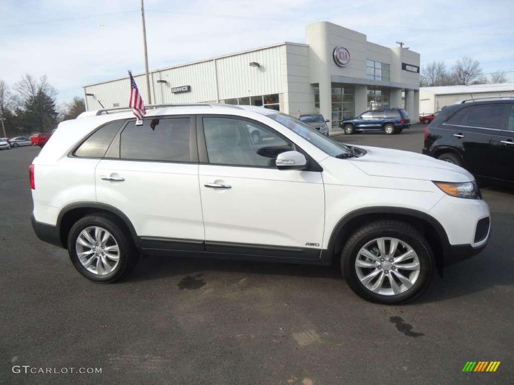 2011 Sorento LX V6 AWD - Snow White Pearl / Beige photo #5