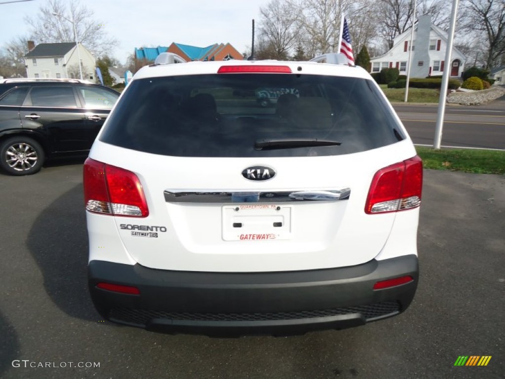 2011 Sorento LX V6 AWD - Snow White Pearl / Beige photo #8