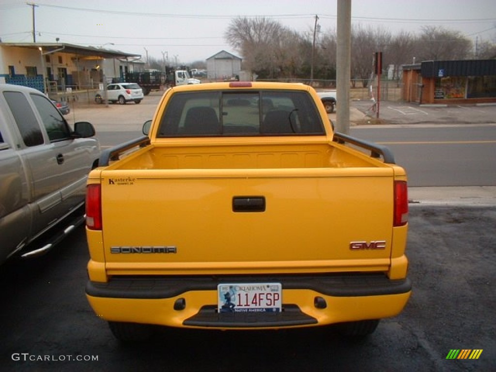 2003 Sonoma SLS ZR5 Extended Cab 4x4 - Flame Yellow / Medium Gray photo #5