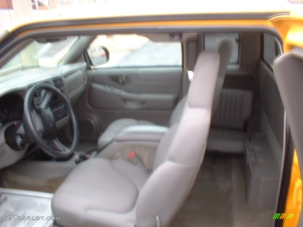 2003 Sonoma SLS ZR5 Extended Cab 4x4 - Flame Yellow / Medium Gray photo #12