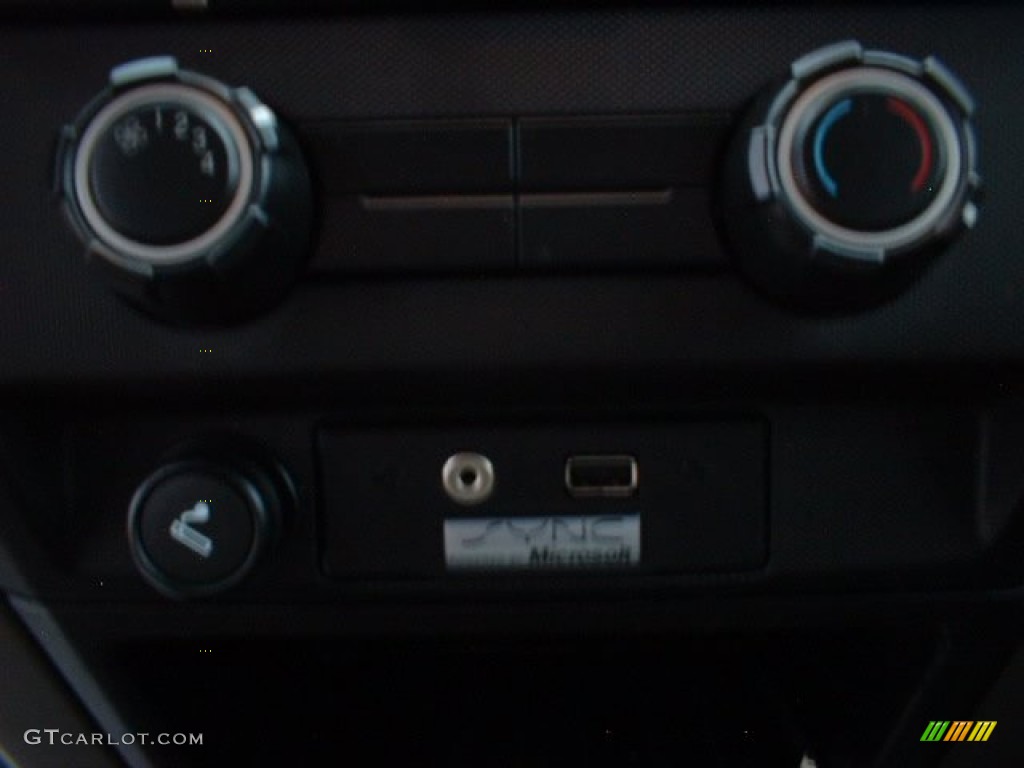 2010 F150 XLT SuperCrew - Dark Blue Pearl Metallic / Medium Stone photo #14