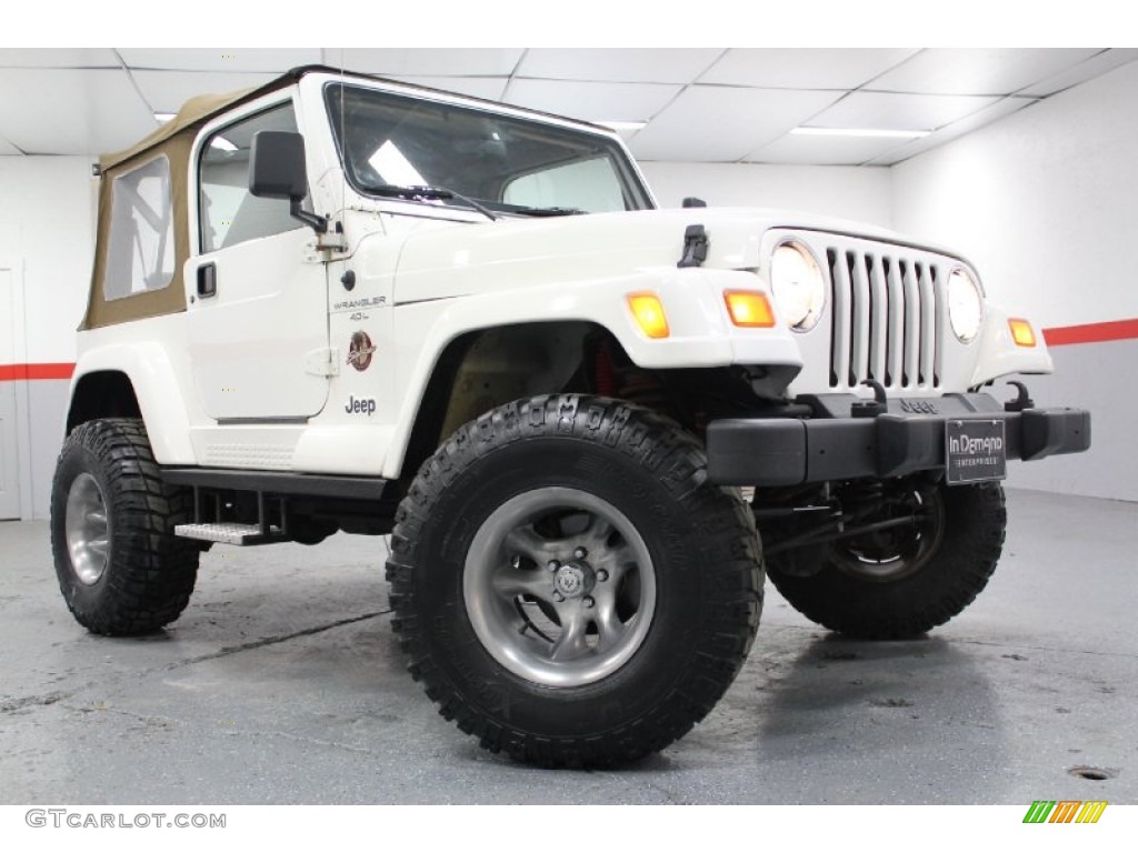 2000 Wrangler Sahara 4x4 - Stone White / Camel/Dark Green photo #2
