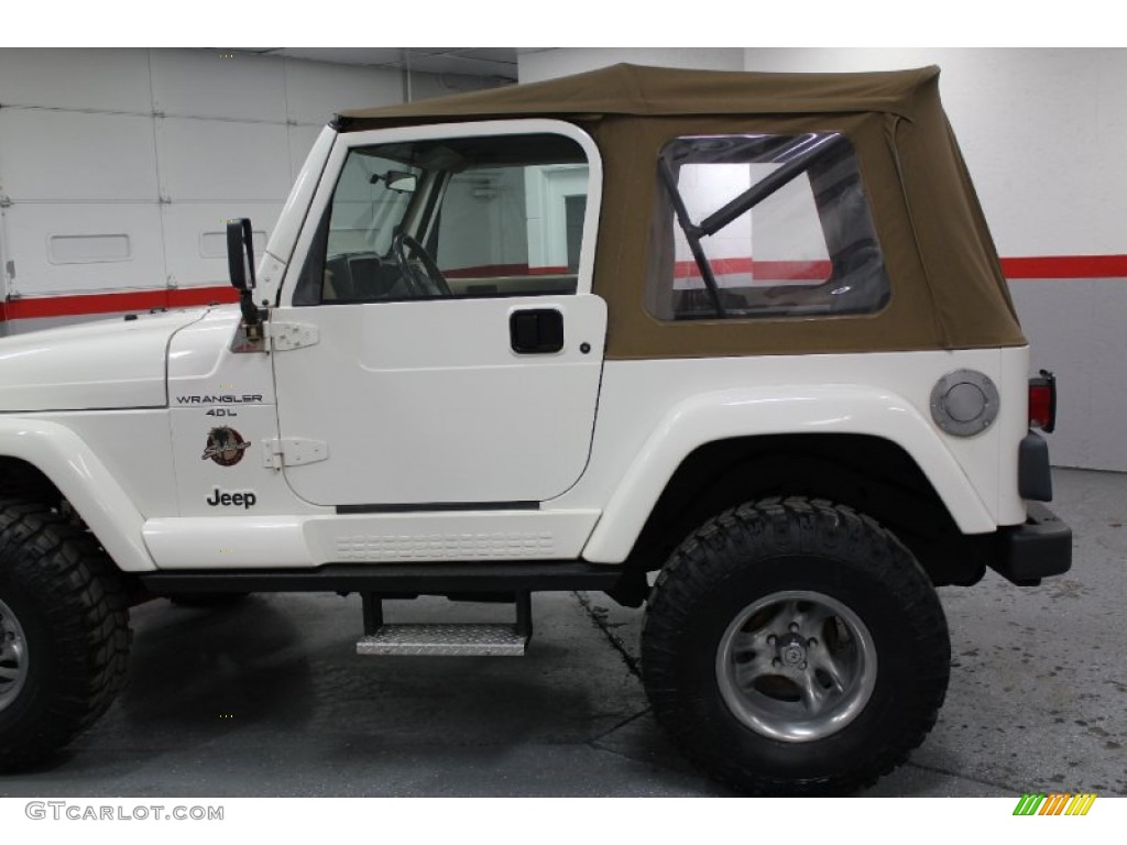 2000 Wrangler Sahara 4x4 - Stone White / Camel/Dark Green photo #18