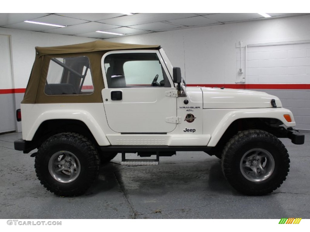 2000 Wrangler Sahara 4x4 - Stone White / Camel/Dark Green photo #34