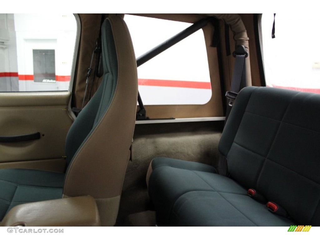 2000 Wrangler Sahara 4x4 - Stone White / Camel/Dark Green photo #57