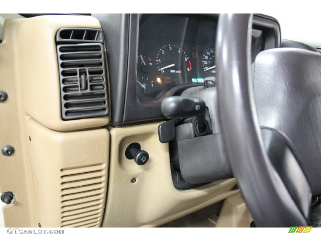 2000 Wrangler Sahara 4x4 - Stone White / Camel/Dark Green photo #66