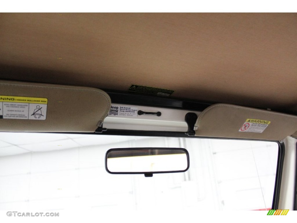 2000 Wrangler Sahara 4x4 - Stone White / Camel/Dark Green photo #73