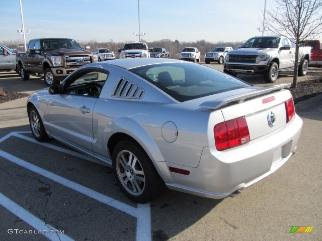 2006 Mustang GT Premium Coupe - Satin Silver Metallic / Dark Charcoal photo #7