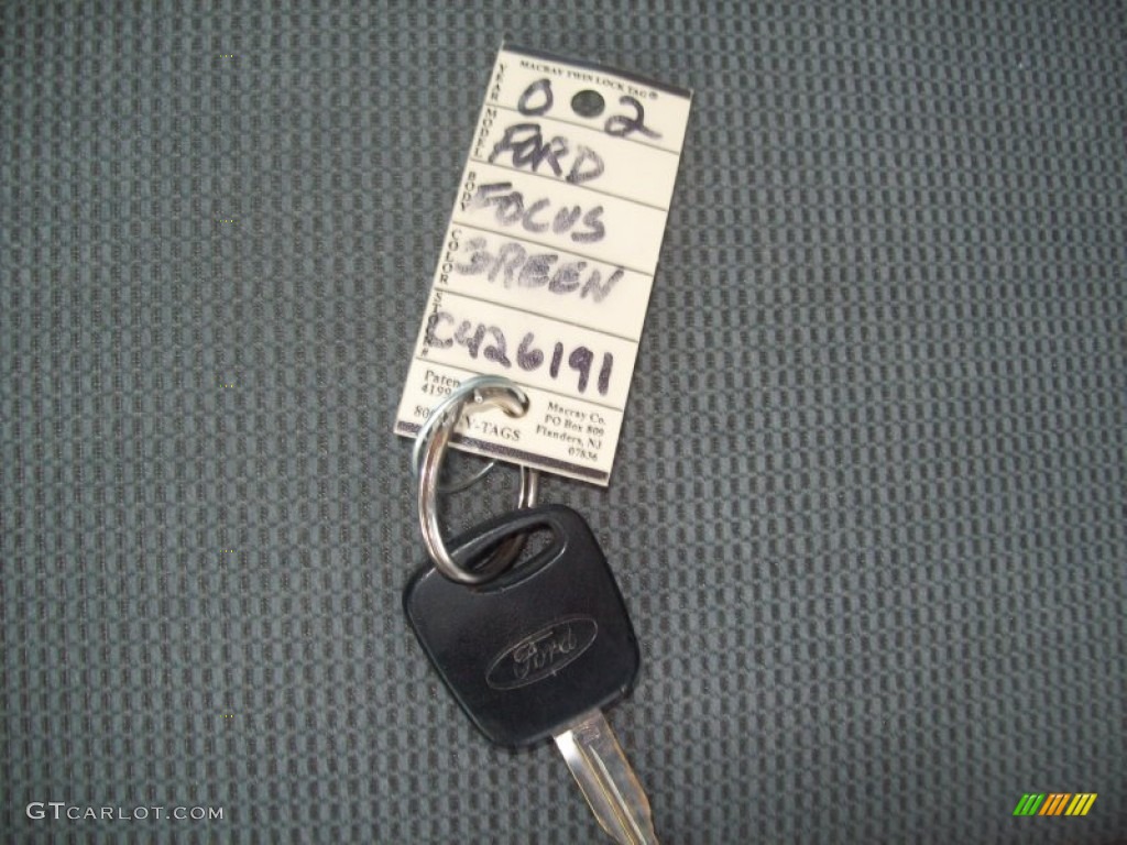 2002 Ford Focus LX Sedan Keys Photos